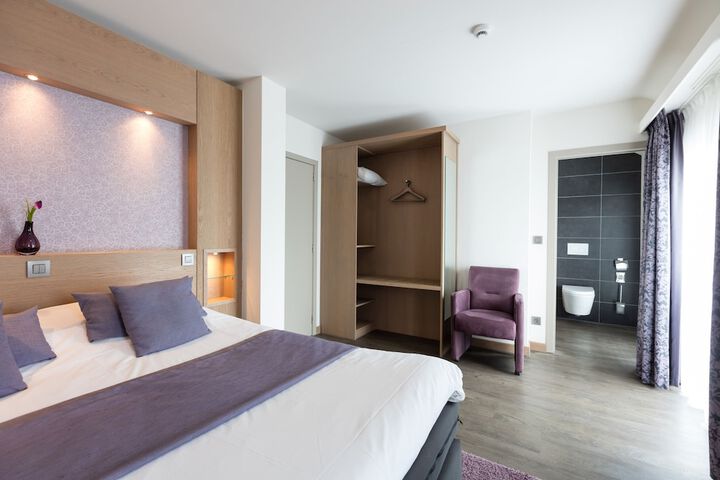 Room 7 of 34