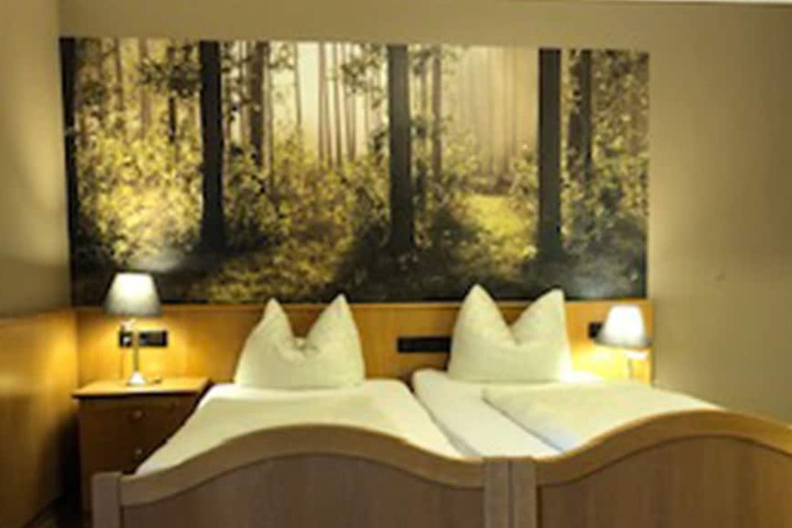 Room 18 of 33