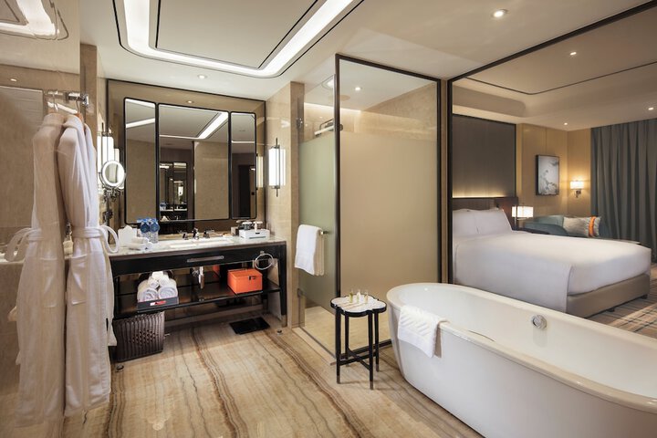Room 37 of 70