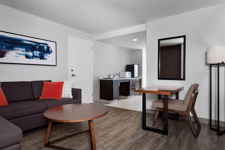 Suite 1 Bed (5 of 6)