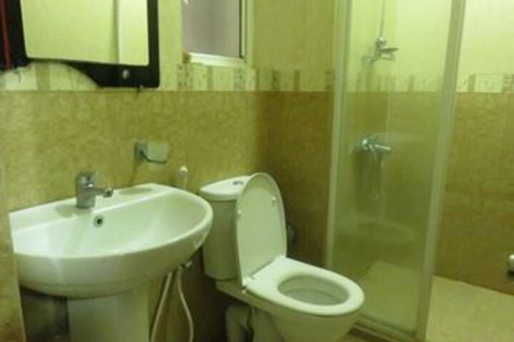 Room 2 of 27