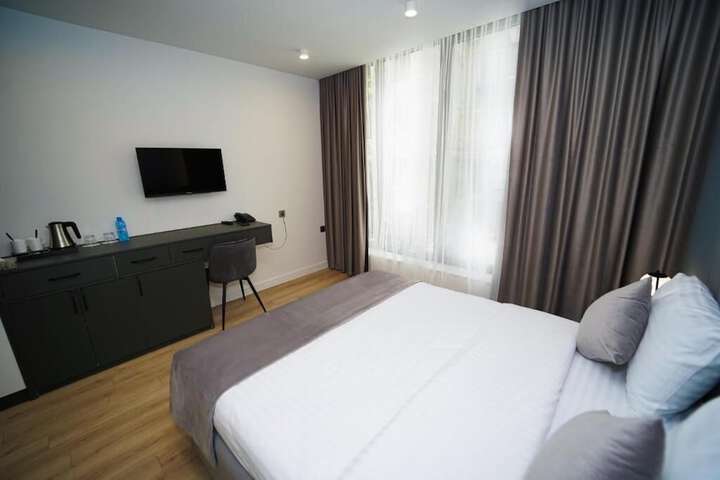 Room 3 of 18