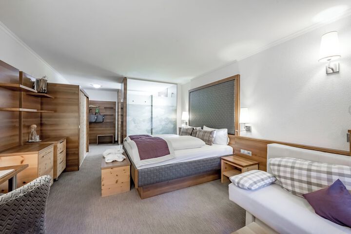 Room 25 of 74