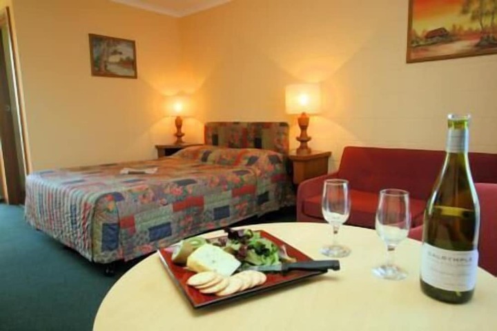 Room 13 of 25