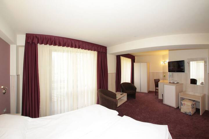 Room 6 of 38
