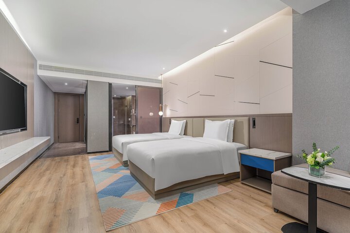 Room 8 of 45
