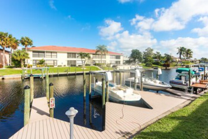Image of Seatuit Condominiums
