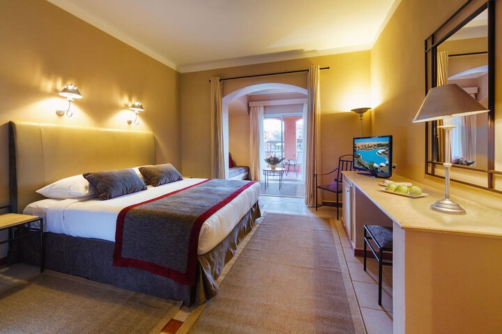 Room 75 of 190