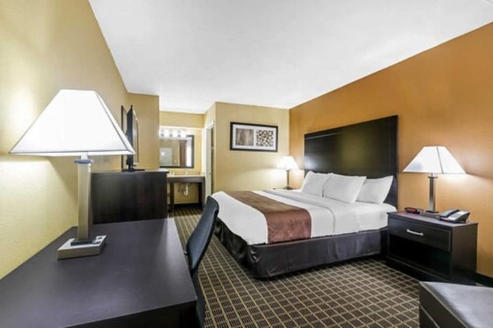 Standard | King Bed (5 of 5)