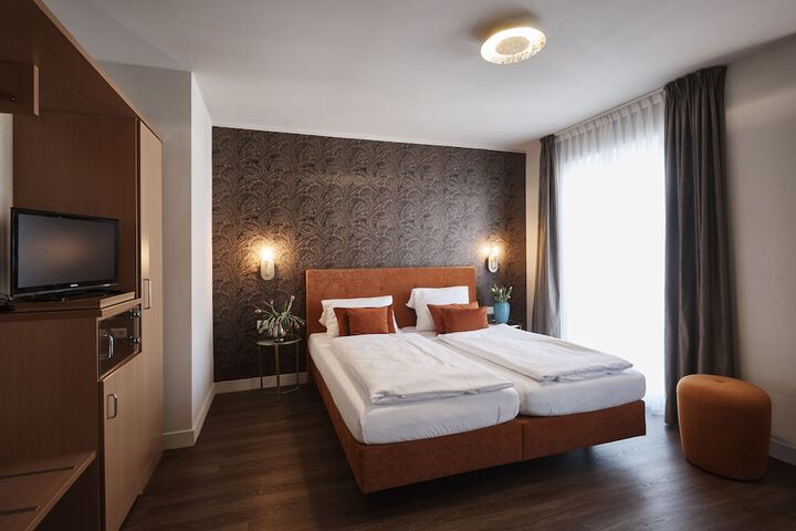 Room 11 of 20