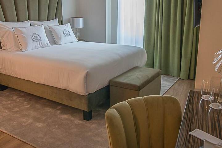 Room 4 of 62
