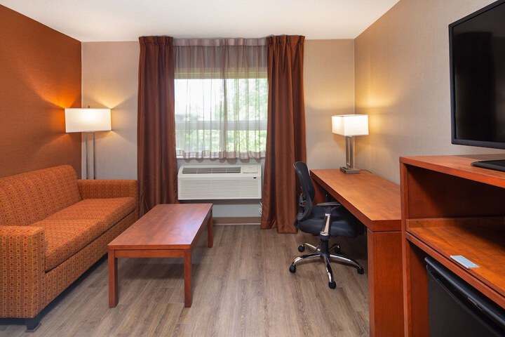 2 Queen Beds (1 of 5)