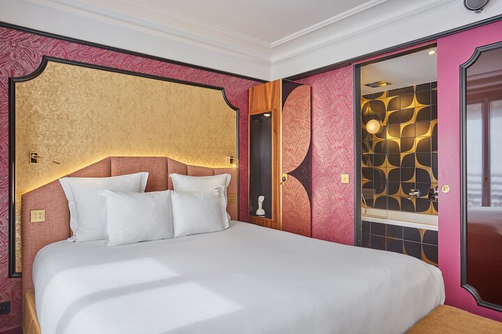 Room 46 of 87