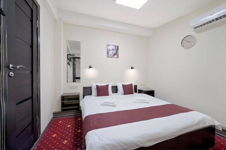 Room 7 of 40