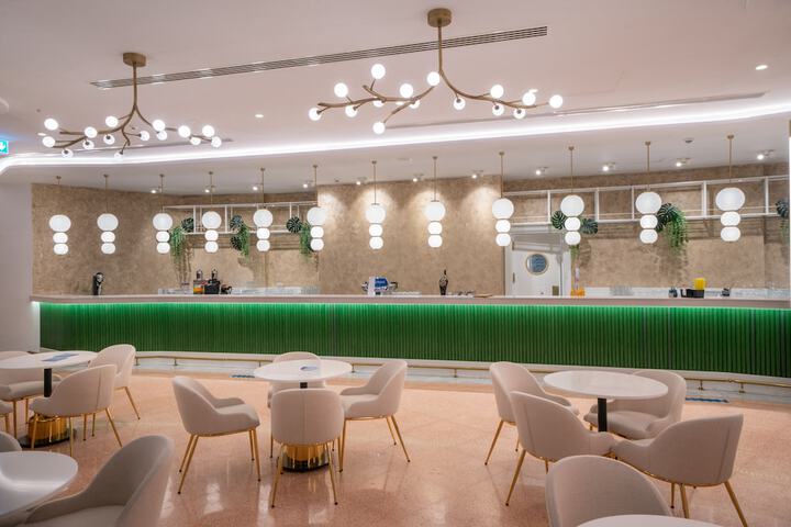 Lounge 198 of 251