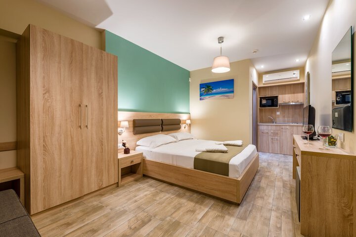 Room 9 of 64