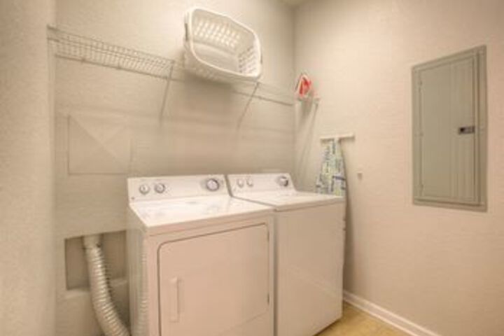 Room 16 of 27