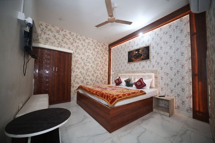 Room 6 of 39