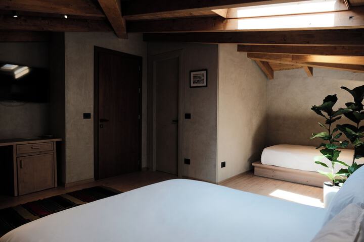 Room 40 of 93