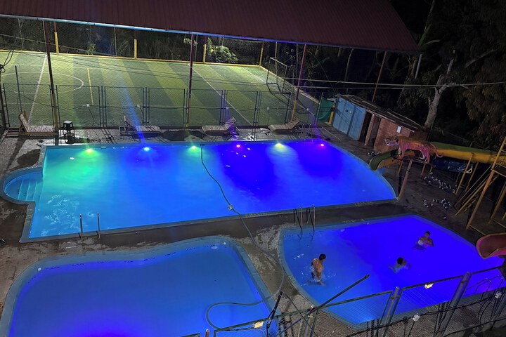 Pool 7 of 9