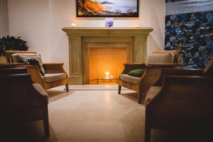 Lounge 57 of 66