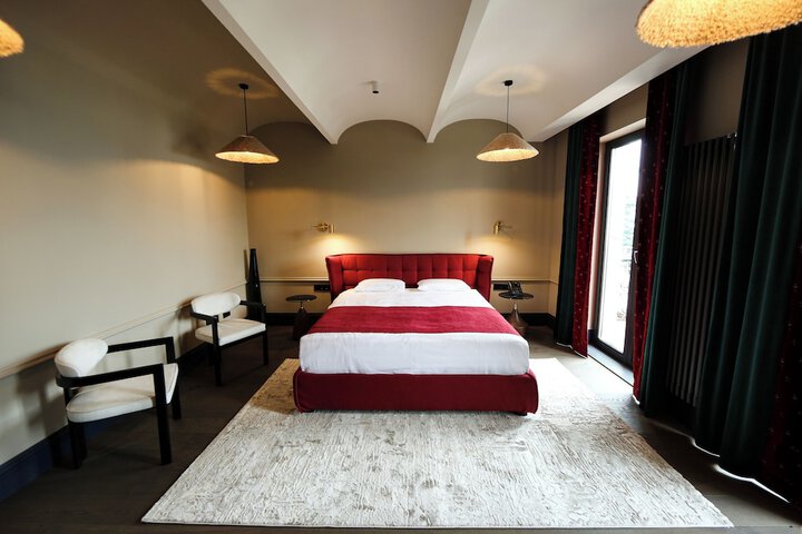 Room 3 of 43