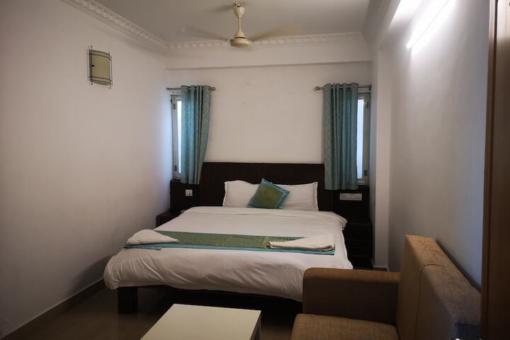 Room 10 of 42