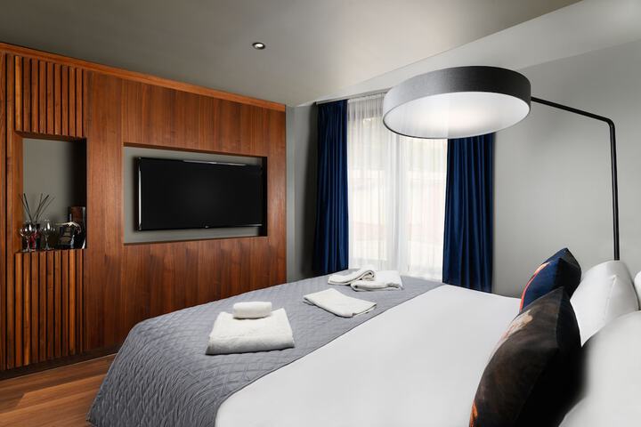 Room 14 of 97