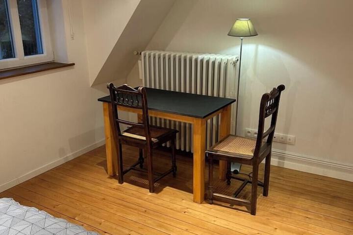 Room 17 of 27
