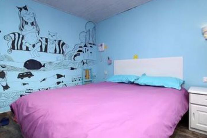Room 12 of 33