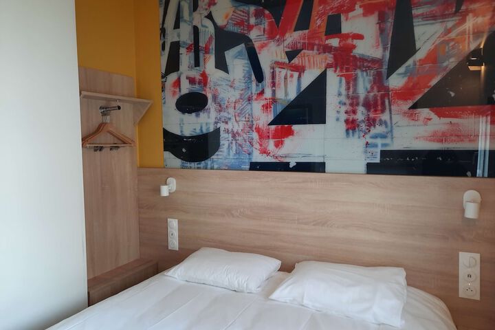 Room 9 of 44