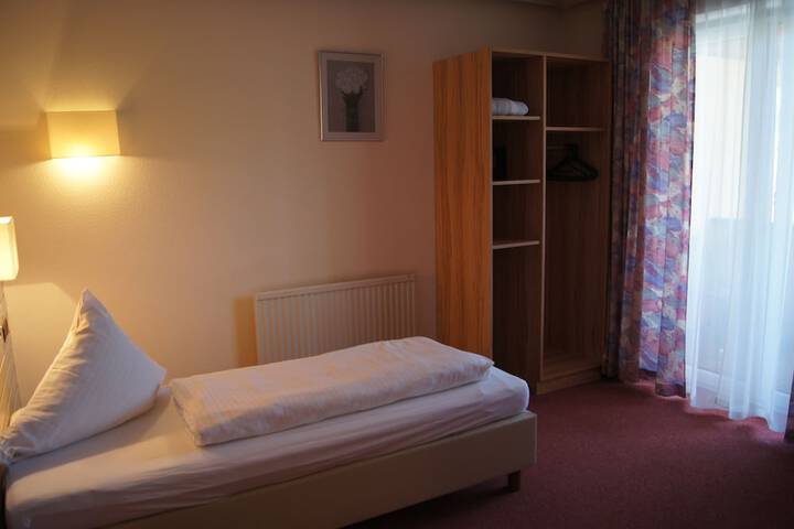 Room 11 of 82