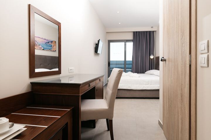 Room 4 of 30