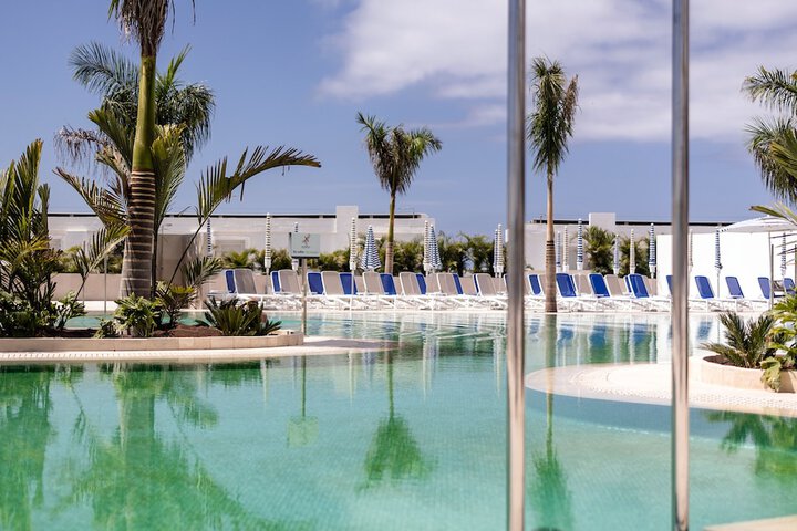 Pool 75 of 202