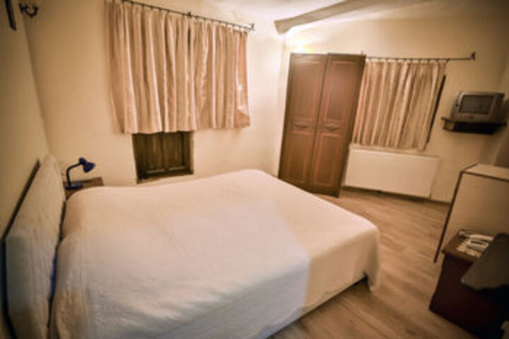 Room 42 of 89