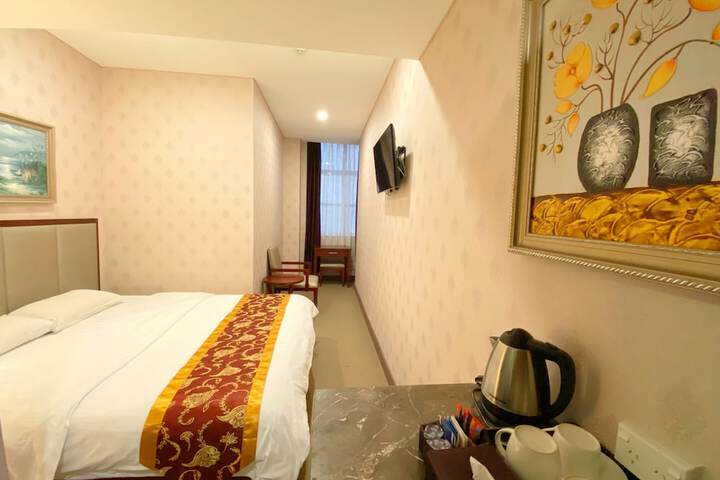 Room 21 of 47