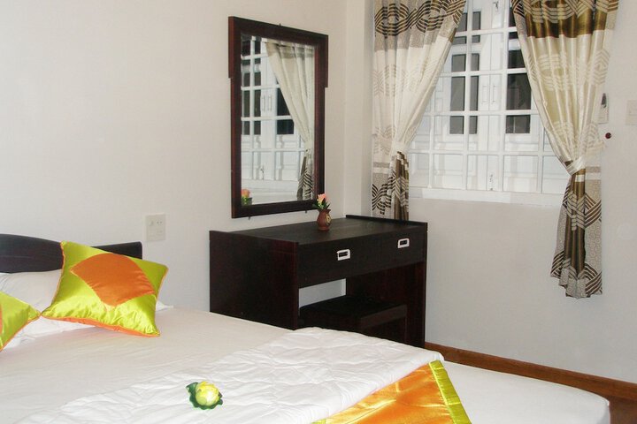 Room 2 of 49
