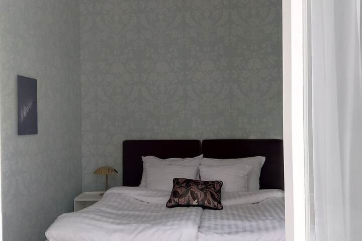 Room 22 of 76