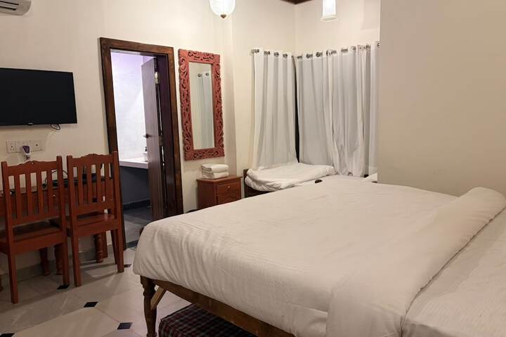 Room 8 of 36