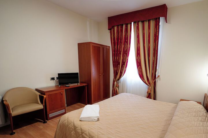 Room 32 of 55