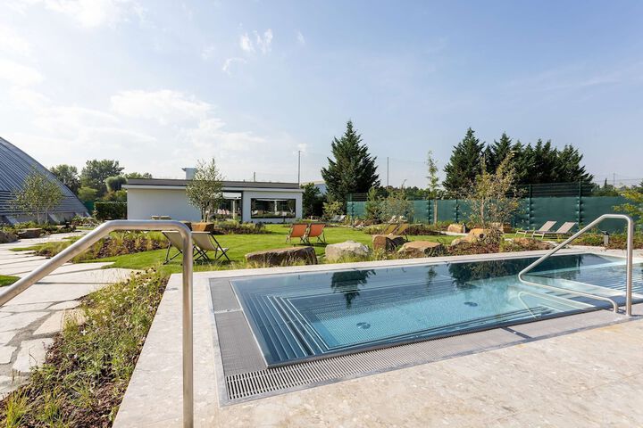 Pool Hotel