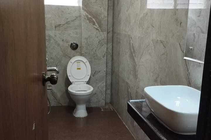 Room 18 of 21
