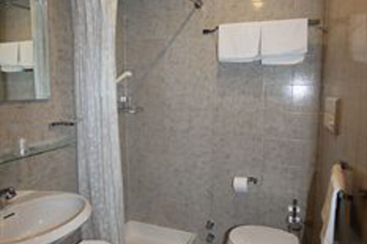 Room 3 of 51