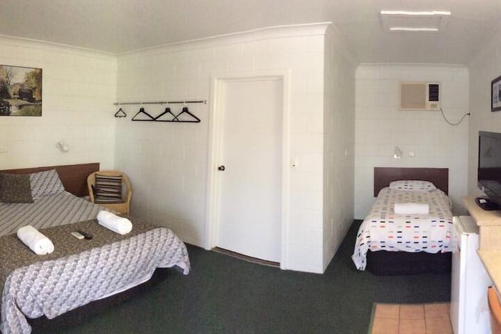 Room 5 of 10