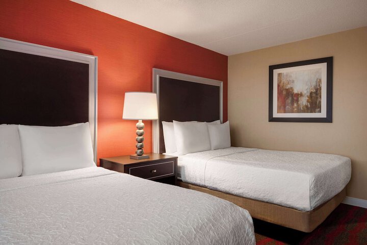 2 Queen Beds (6 of 14)