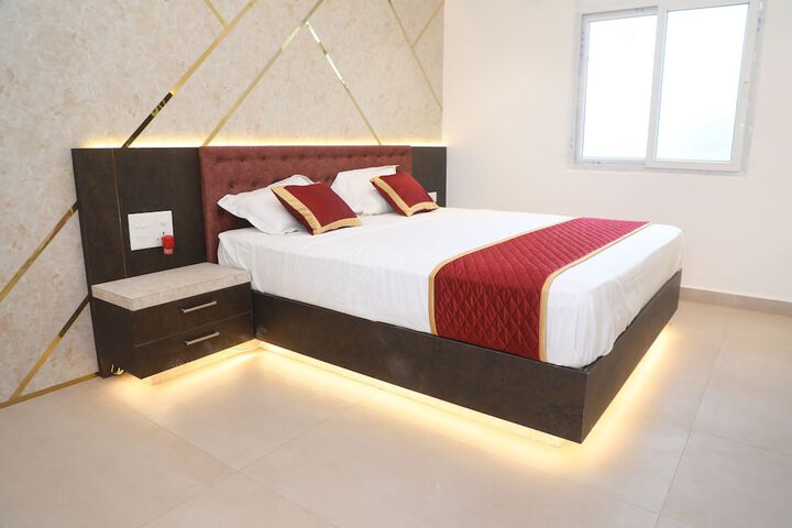 Room 4 of 37