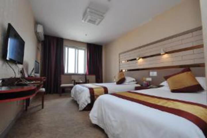 Room 5 of 7