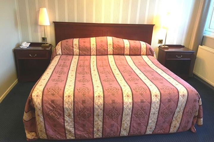 Room 32 of 118