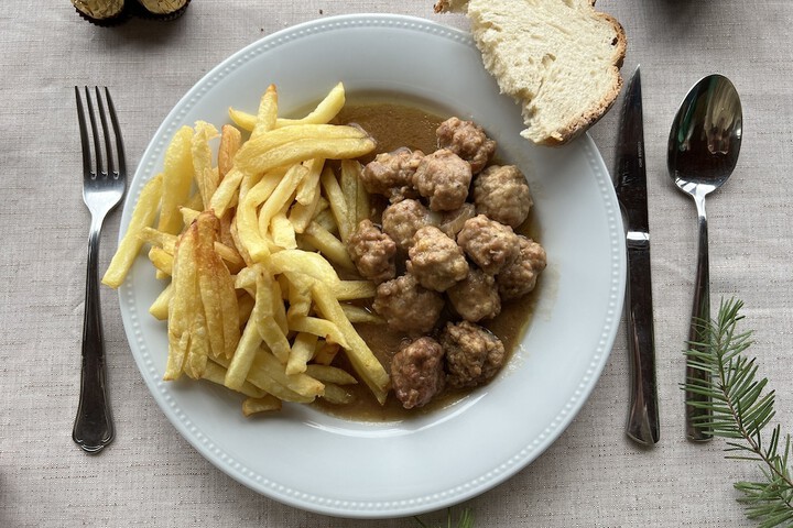 Dining 55 of 77