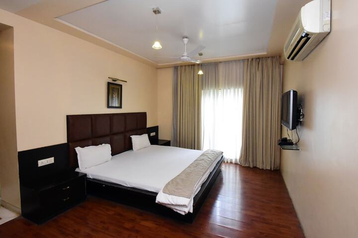 Room 21 of 49